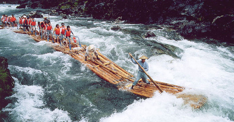 log raftting