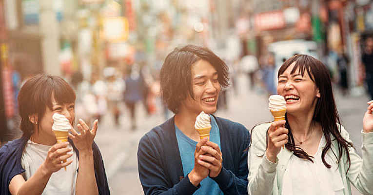 Você conhece as gírias japonesas? Venha conhecer as palavras que os jovens  usam em 2022!