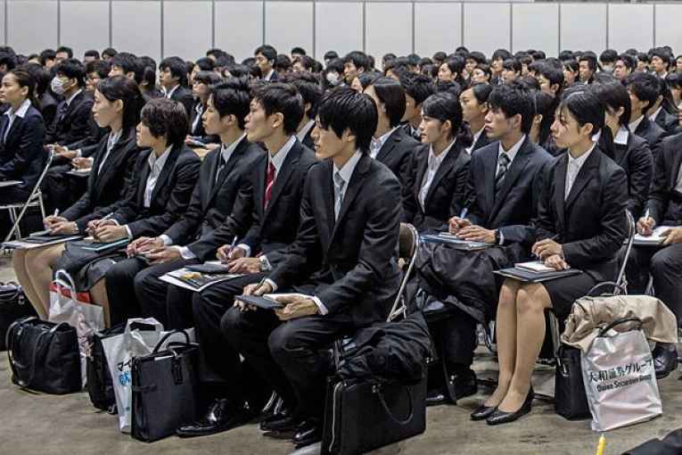 Recrutamento em massa no Japão