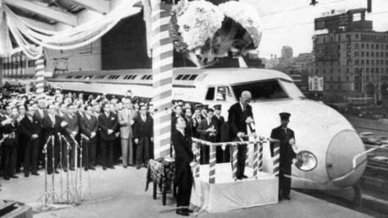 Inauguração do primeiro shinkansen