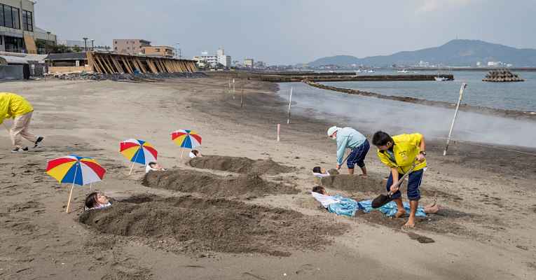 Banho de areia no Japão