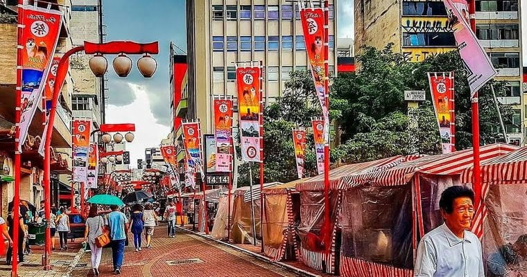 A história do bairro mais japonês do Brasil: a Liberdade e seus festivais