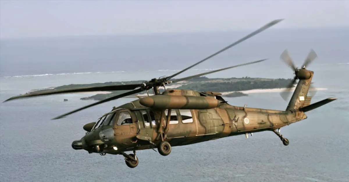 Helicóptero militar japonês